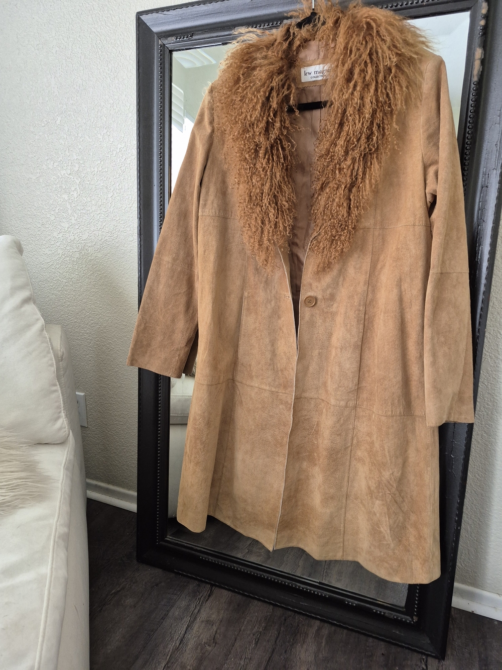 💕VTG Tan Leather Trench Coat with Soft Feathery Feel Fur Collar💕